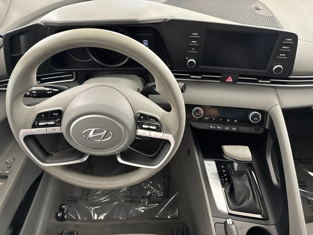 Used 2022 Black Hyundai SEL image 25
