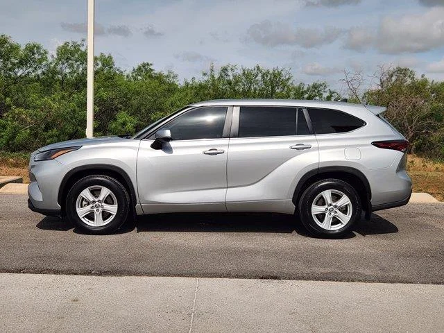 Used 2024 Silver Toyota LE Front-Wheel Drive image 4