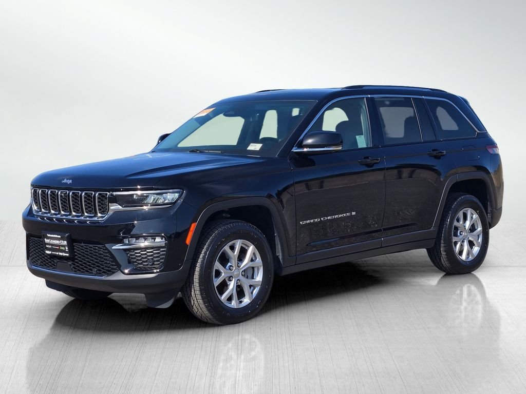 Certified Used 2023 Diamond Black Crystal Pearlcoat Jeep Limited image 5