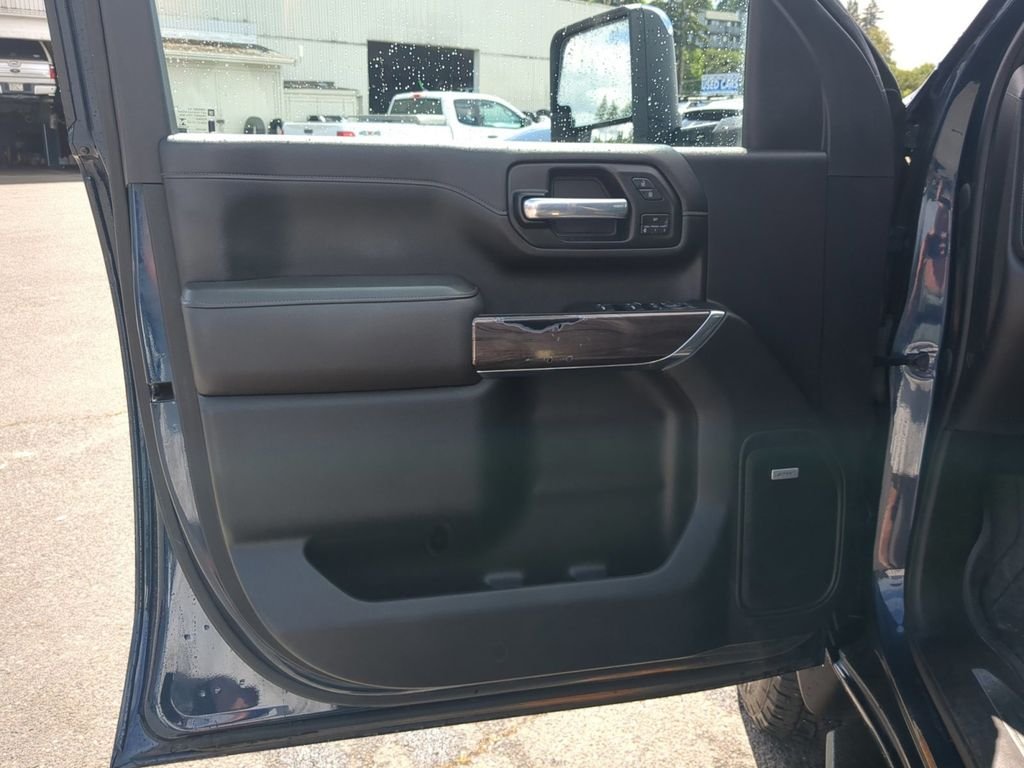 Used 2021 Blue Chevrolet LTZ image 13