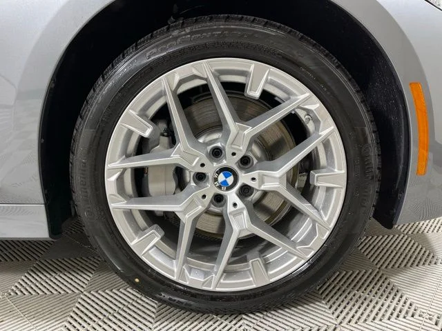 2025 BMW 3 Series 330i - Photo 24
