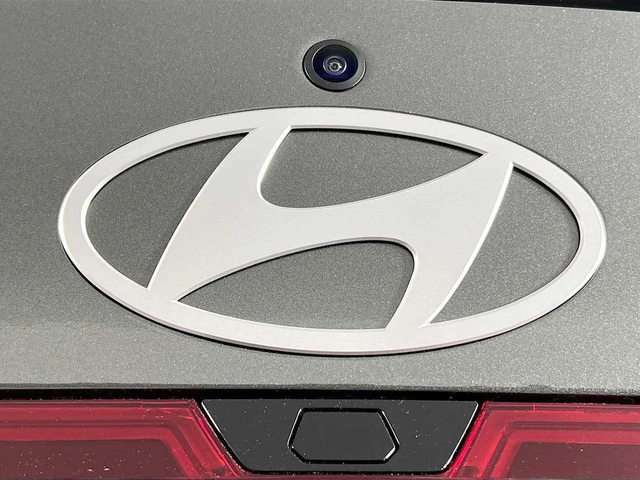 2026 Hyundai Elantra — photo 18