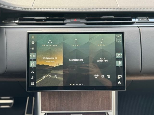 New 2026 Carpathian Grey Land Rover SE image 26