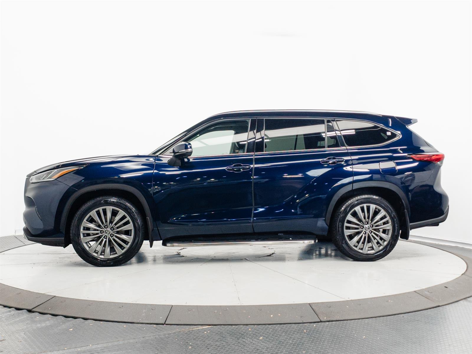 Used 2020 Blue Toyota Platinum image 9
