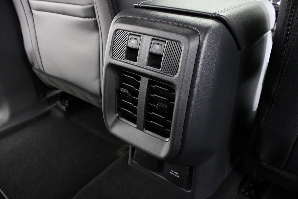 New 2026 Avalanche Gray Ford Outer Banks image 15