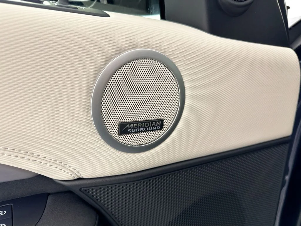 New 2026 Varesine Blue Land Rover Dynamic SE image 19