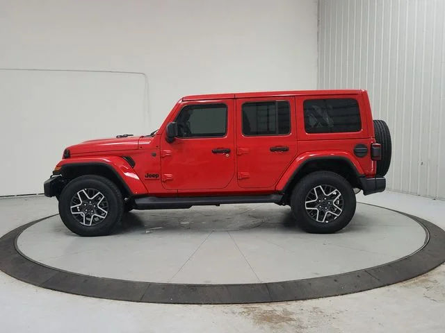 New 2026 Firecracker Red Clear-Coat Exterior Paint Jeep Sahara image 5