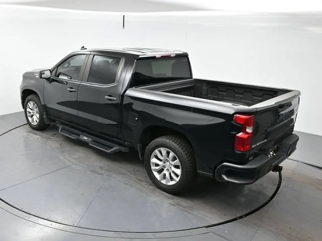 Used 2023 BLACK Chevrolet Custom image 21
