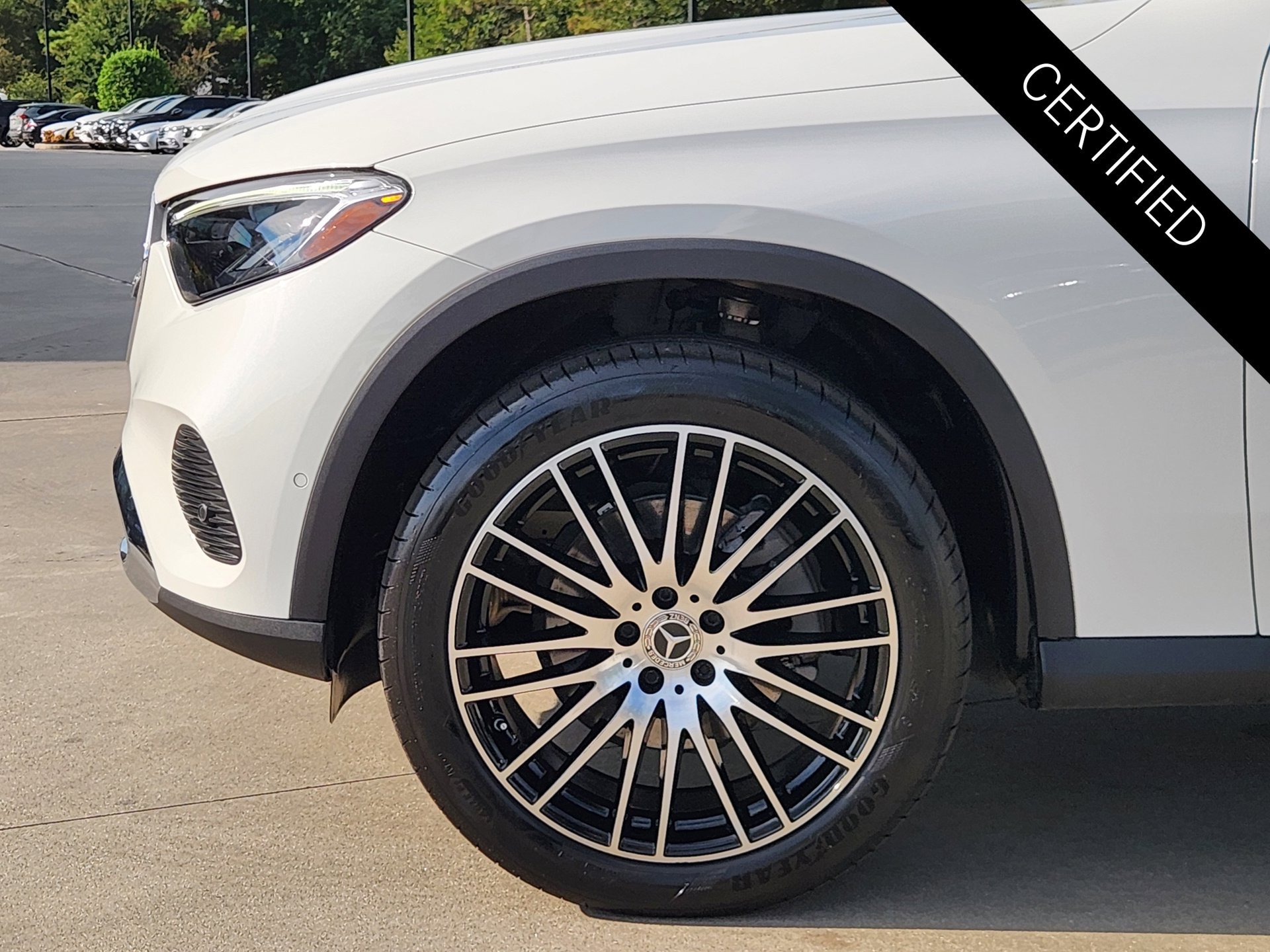 Certified Used 2024 MANUFAKTUR Moonlight White Metallic Mercedes-Benz GLC 300 image 10