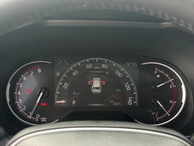 Certified Used 2025 Silver Toyota XLE Premium image 17
