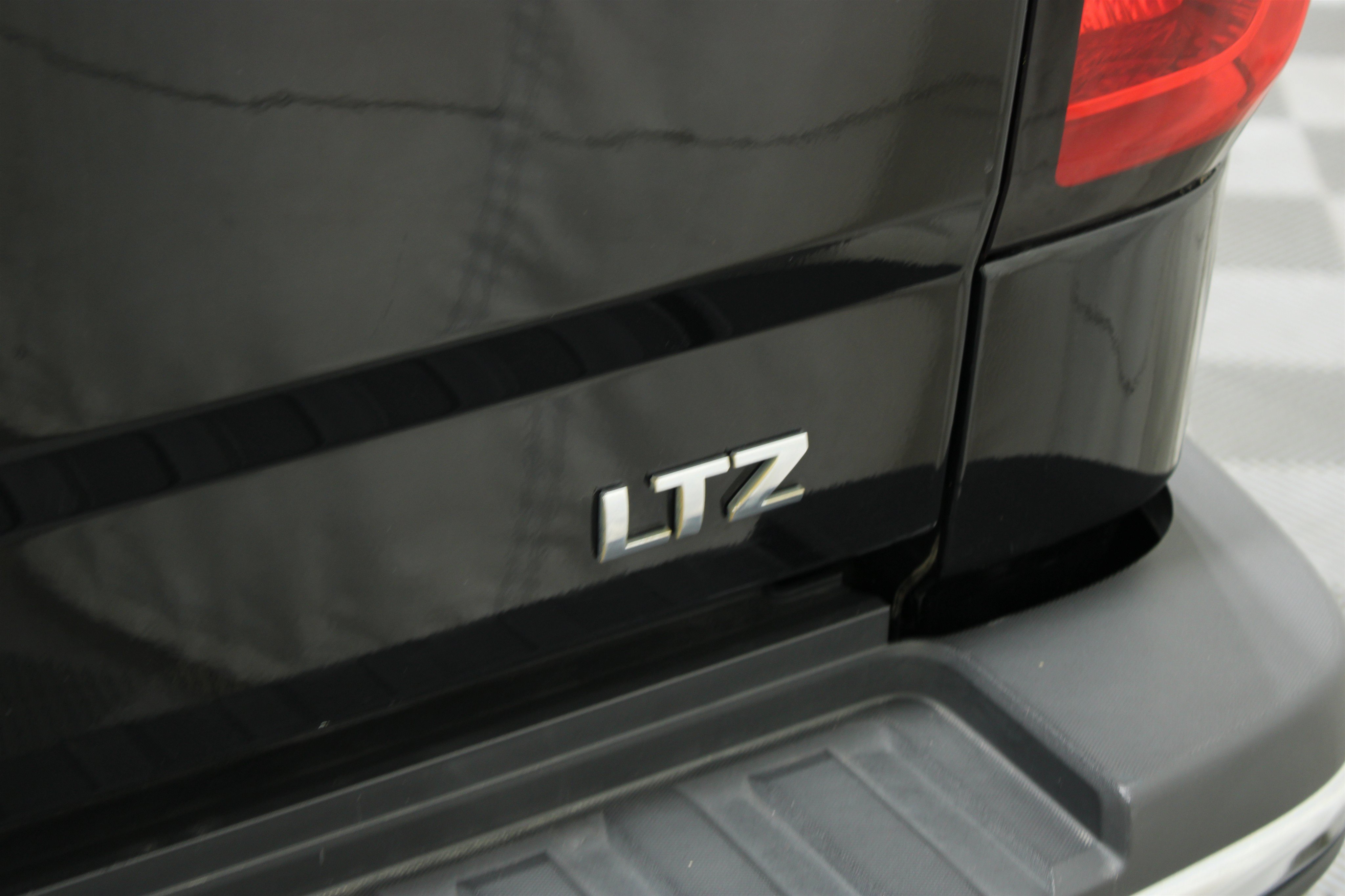 Used 2015 Black Chevrolet LTZ image 29