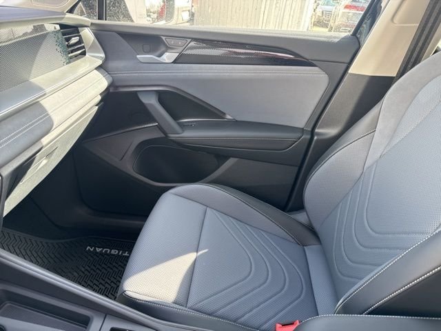 New 2026 Deep Black Volkswagen 2.0T SE image 27