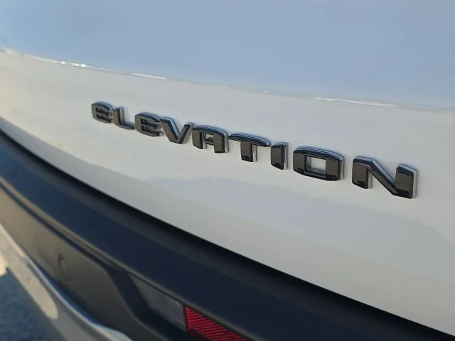 Used 2024 White GMC Elevation image 9