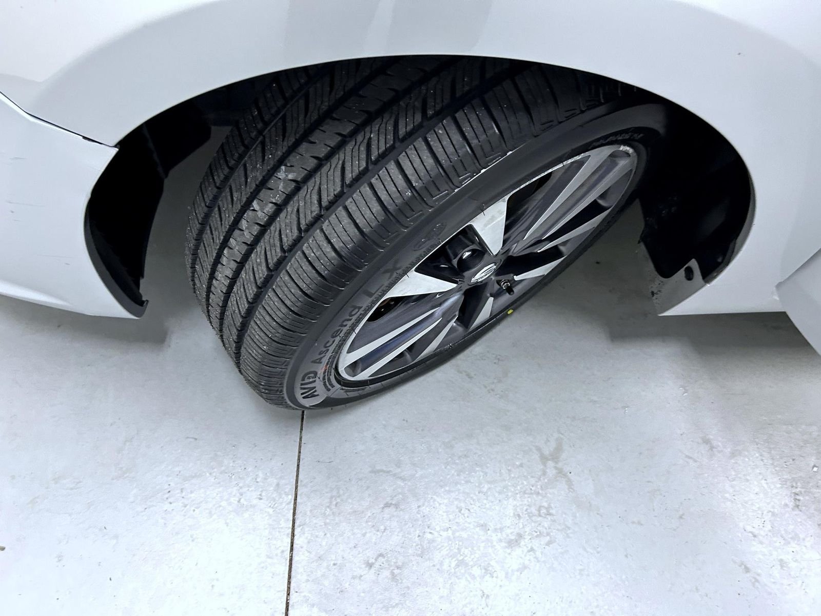 Used 2017 Silver Nissan 2.5 SV image 23