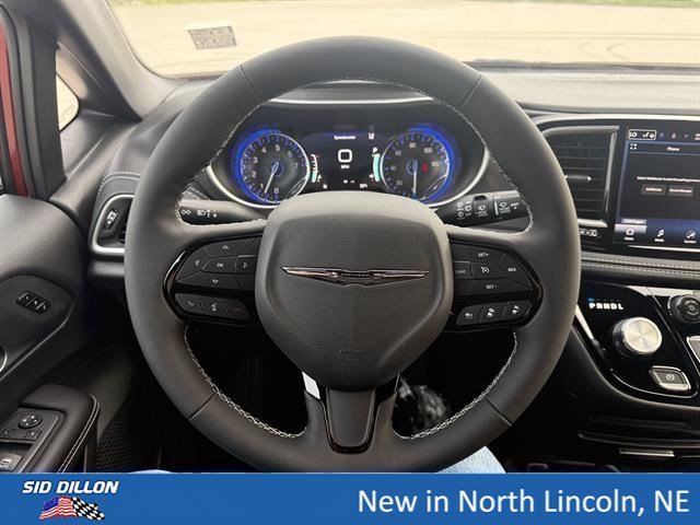 New 2026 Red Hot Pearl-Coat Exterior Paint Chrysler Select image 8