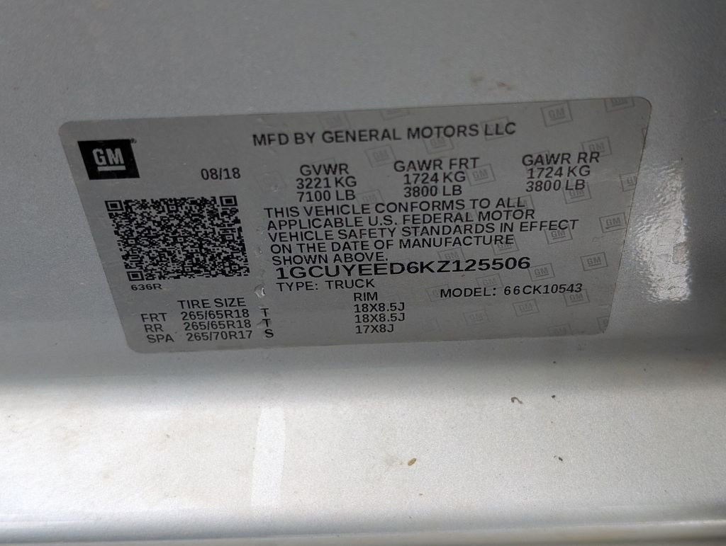 Used 2019 Silver Chevrolet RST image 28