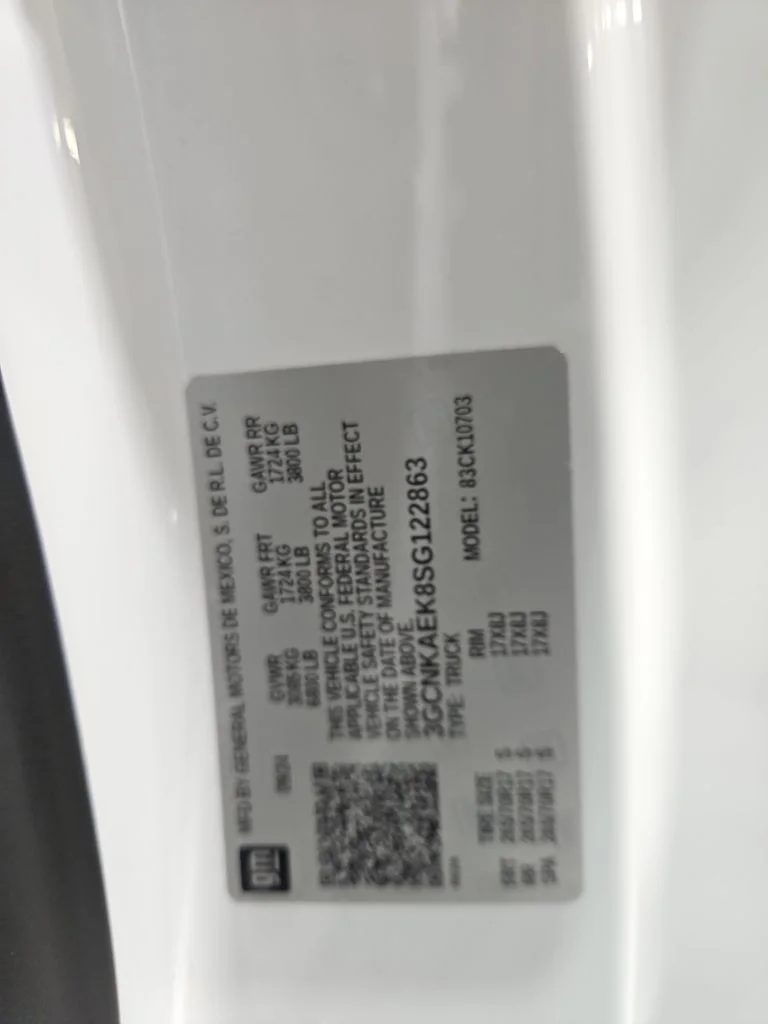 Used 2025 White Chevrolet WT image 28