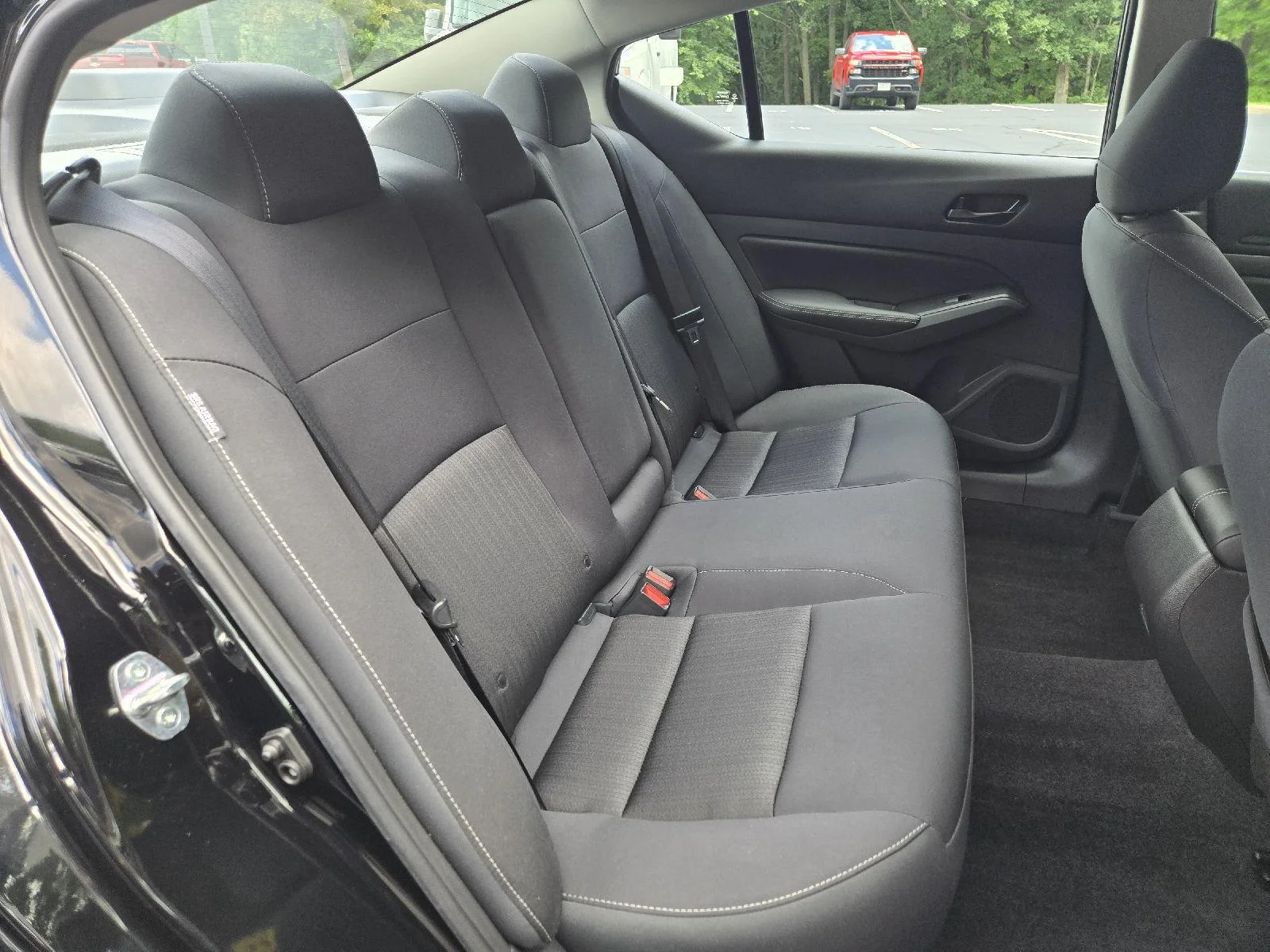 Used 2025 Super Black Nissan SV image 27