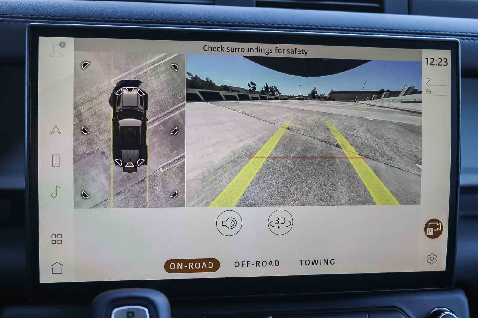 New 2026 Santorini Black Land Rover X-Dynamic SE image 25