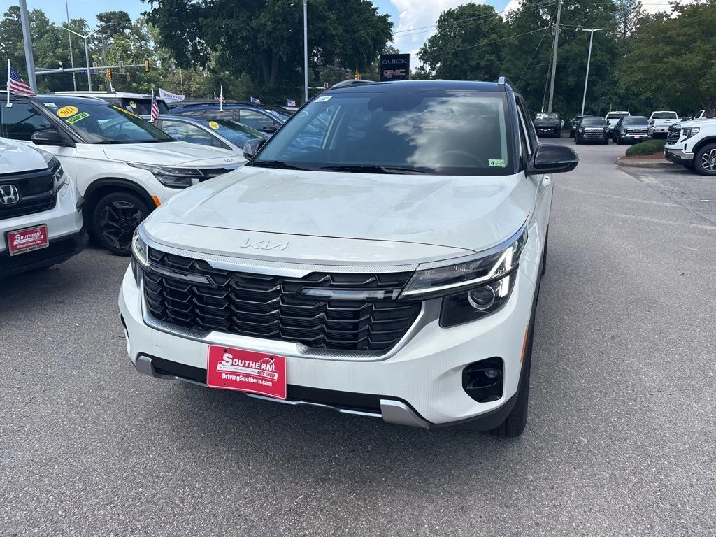 Used 2024 White Kia SX image 6