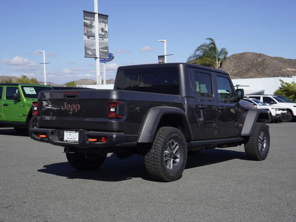 New 2026 Granite Crystal Metallic Clear-Coat Exterior Paint Jeep Mojave image 3