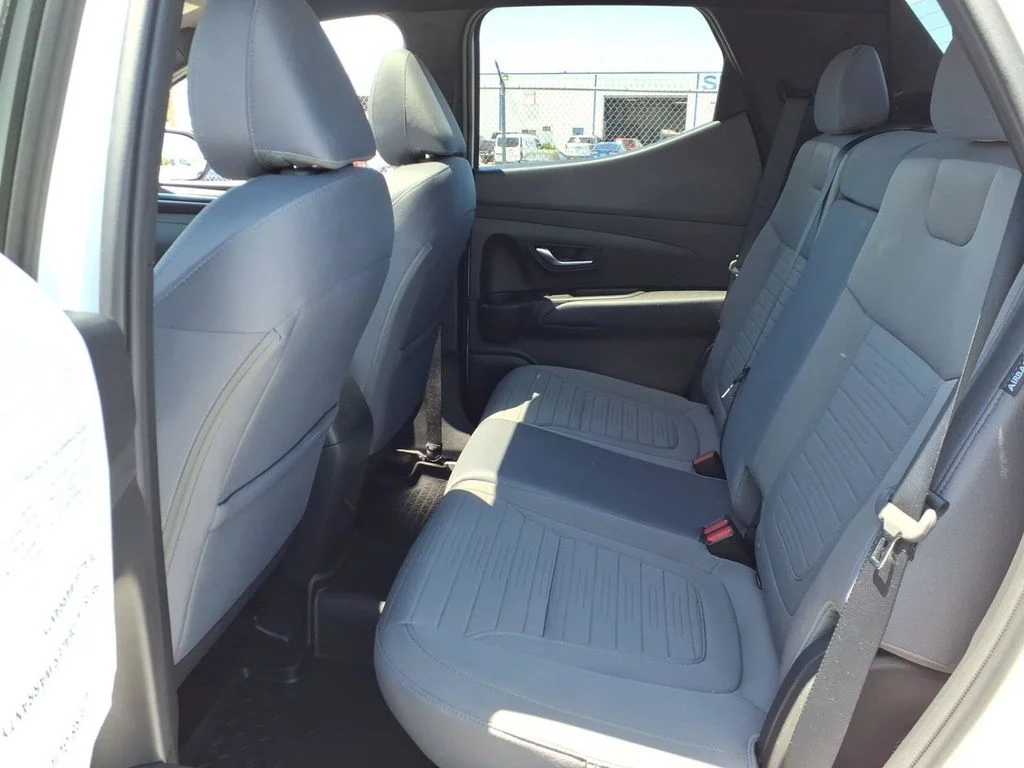 Used 2024 White Hyundai SEL image 31