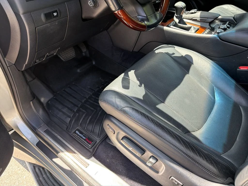 Used 2017  Lexus LX 570 image 24