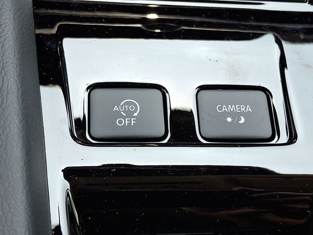 New 2026 Everest White Pearl TriCoat Nissan SL image 17