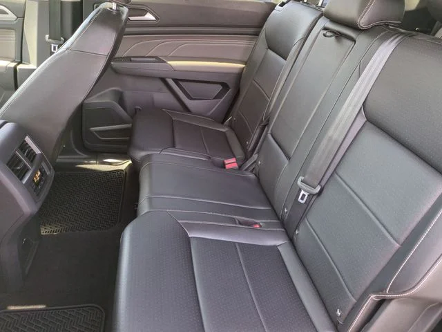 Used 2021 Silver Volkswagen 3.6L V6 SE w/Technology image 21