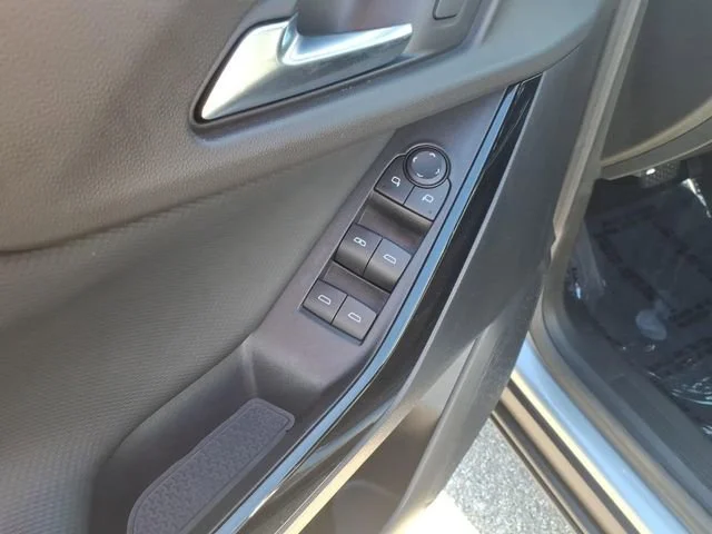 Used 2025 Sterling Gray Metallic Chevrolet LT image 9
