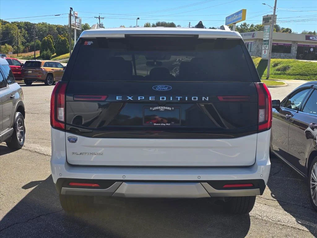 Used 2025 White Ford Platinum image 12