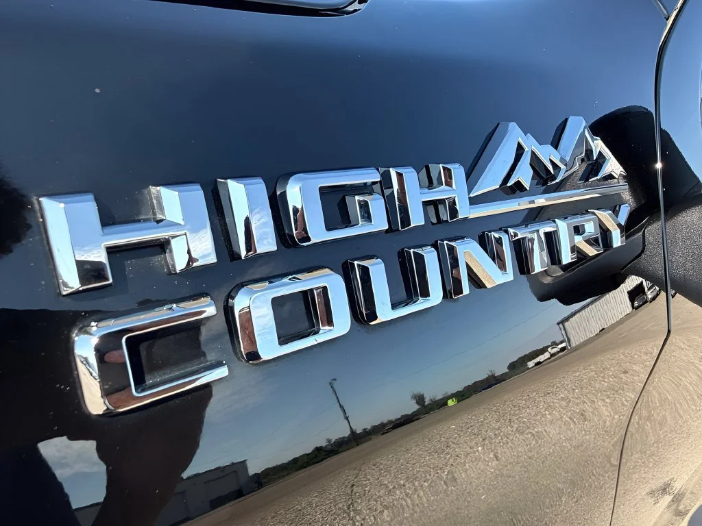 Used 2022 Black Chevrolet High Country image 40