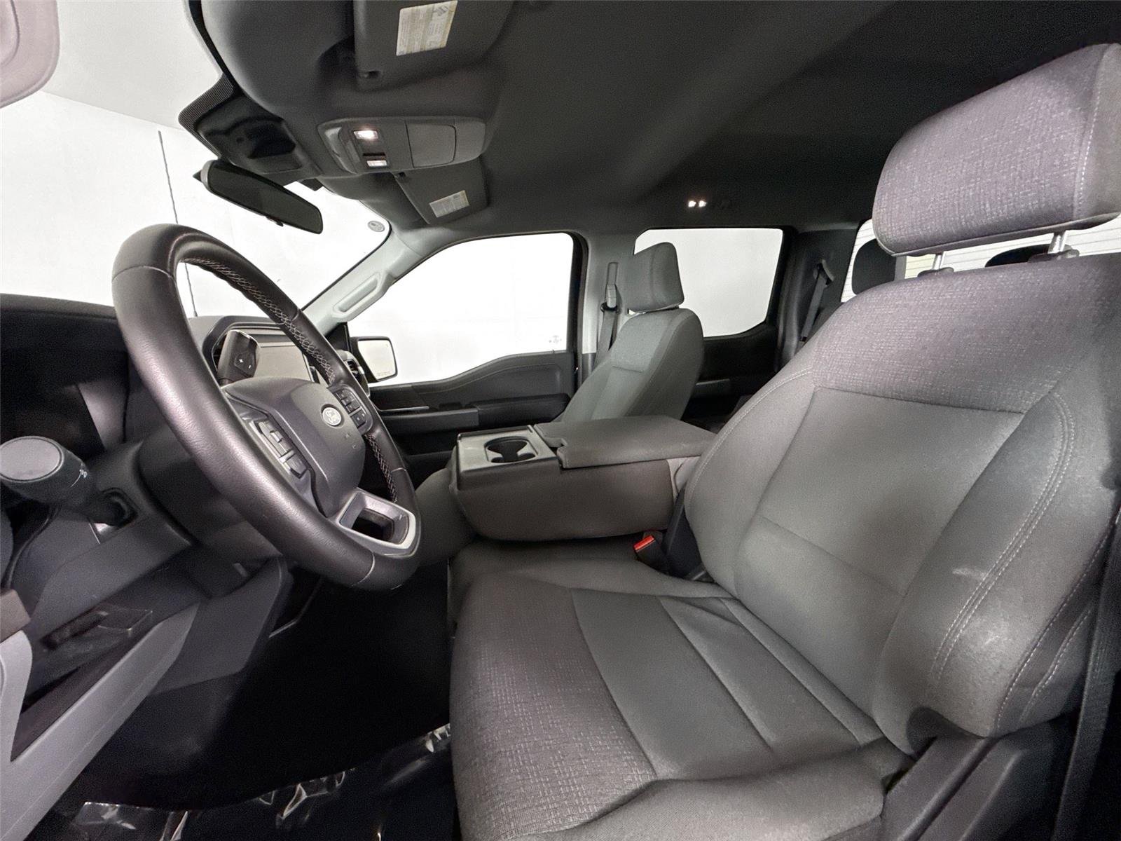 Used 2025 Agate Black Ford XLT image 3