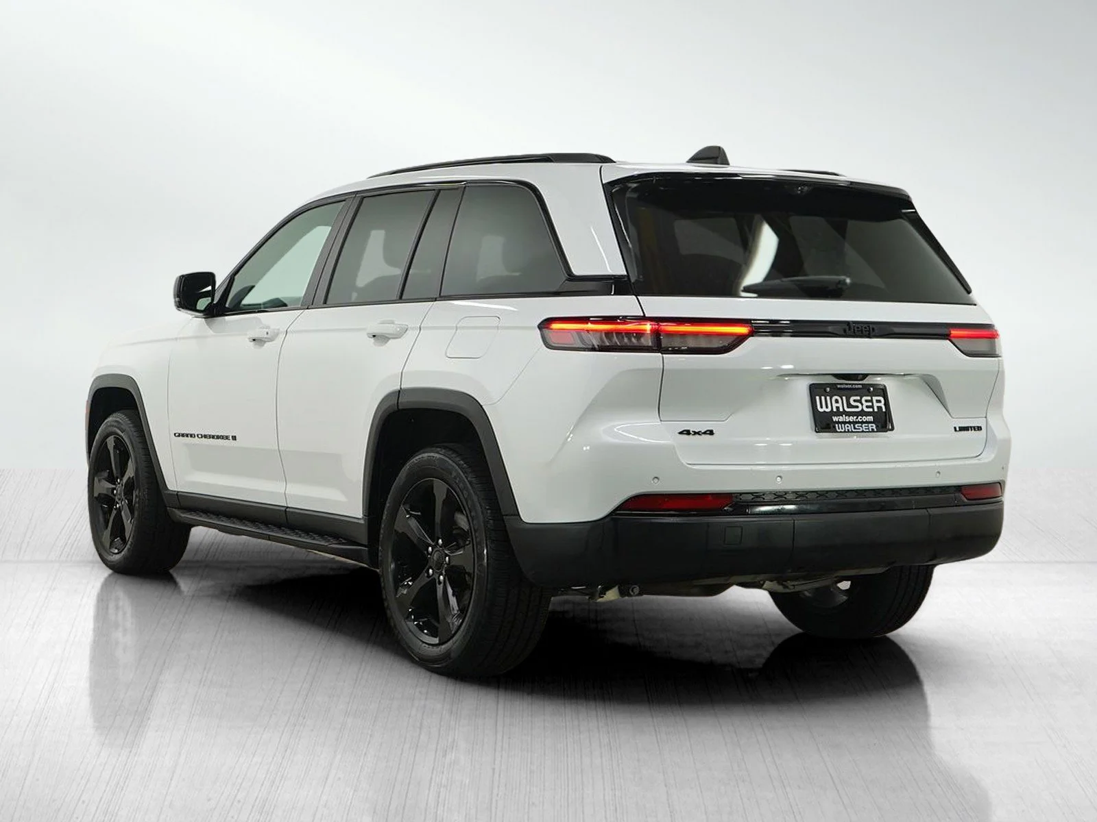 Used 2024 Bright White Clearcoat Jeep Limited image 4