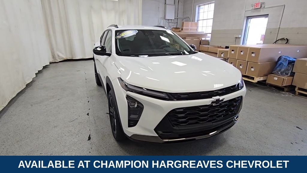 Used 2025 Summit White Chevrolet ACTIV image 3