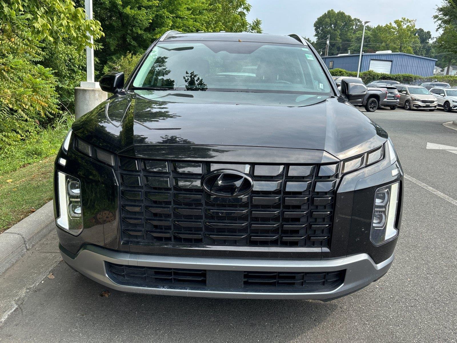 Used 2024 Abyss Black Pearl Hyundai SEL 7P image 8