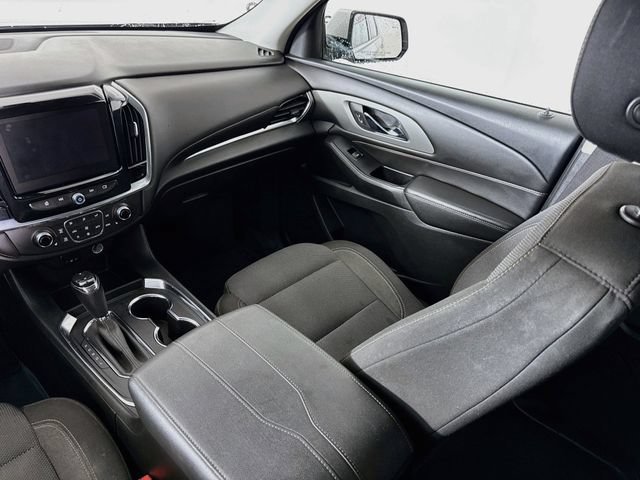 Used 2019 SILVER ICE METALLIC Chevrolet LT Cloth image 23