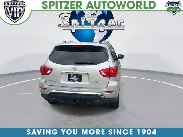Used 2018 Silver Nissan Platinum image 9