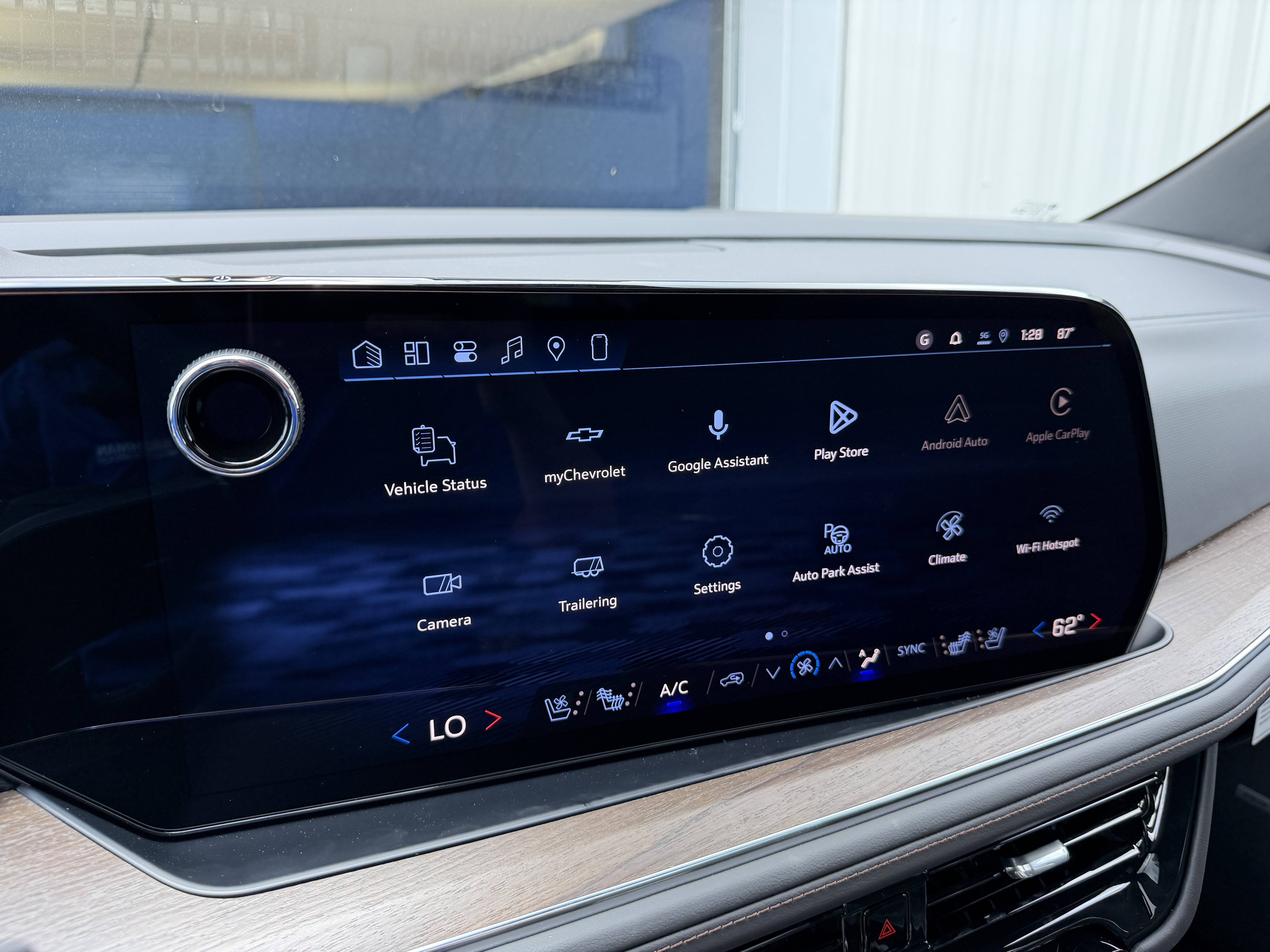 2026 Chevrolet Suburban High Country - Photo 24