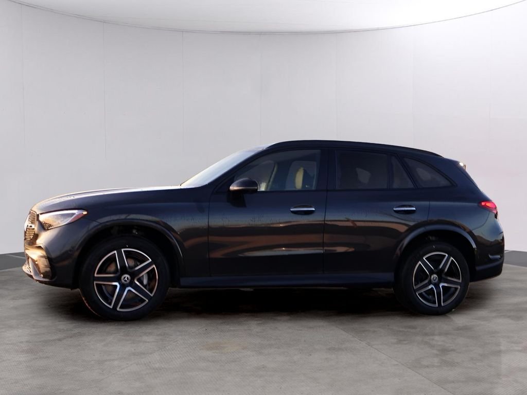 New 2026 Graphite Grey Metallic Mercedes-Benz GLC 300 image 4