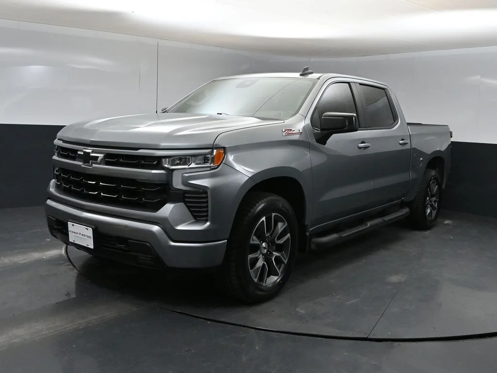 Used 2024 Gray Chevrolet RST image 5