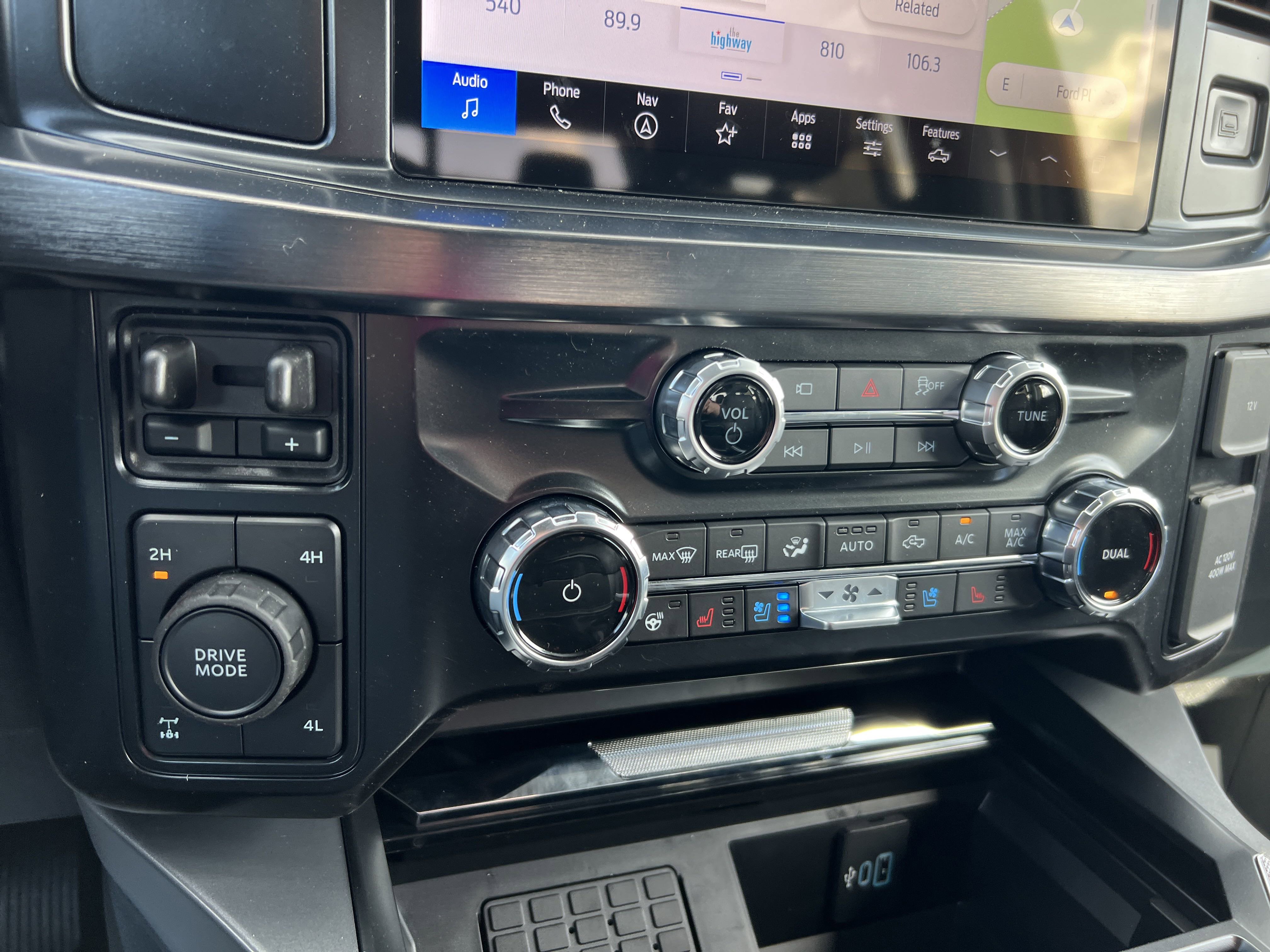 2025 Ford F-350 Super Duty Lariat - Photo 38