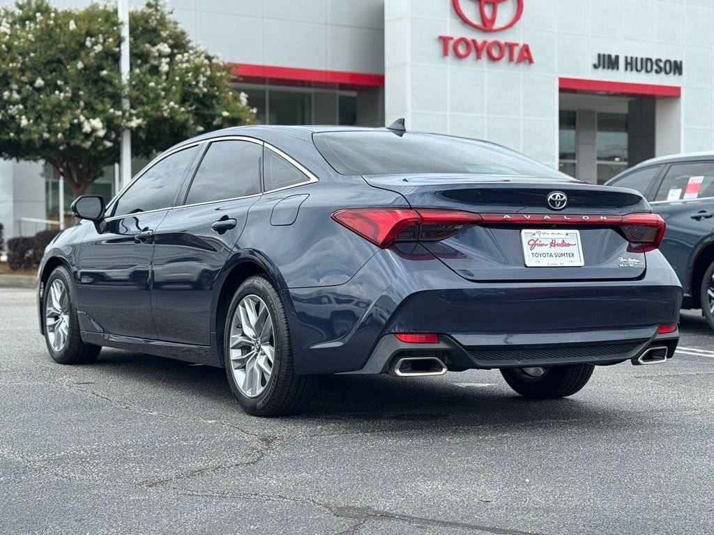 Used 2019 Beige Toyota XLE image 8