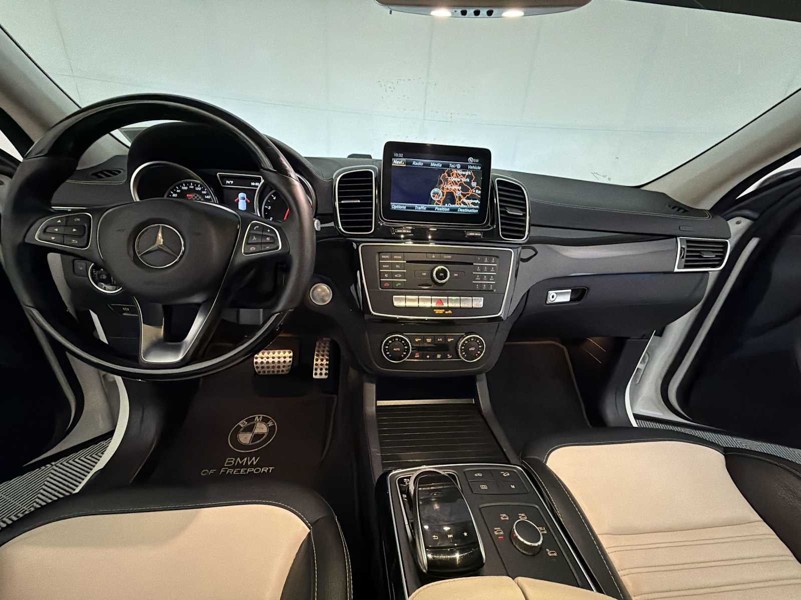 Used 2018 designo Diamond White Metallic Mercedes-Benz AMG® GLE 43 image 17