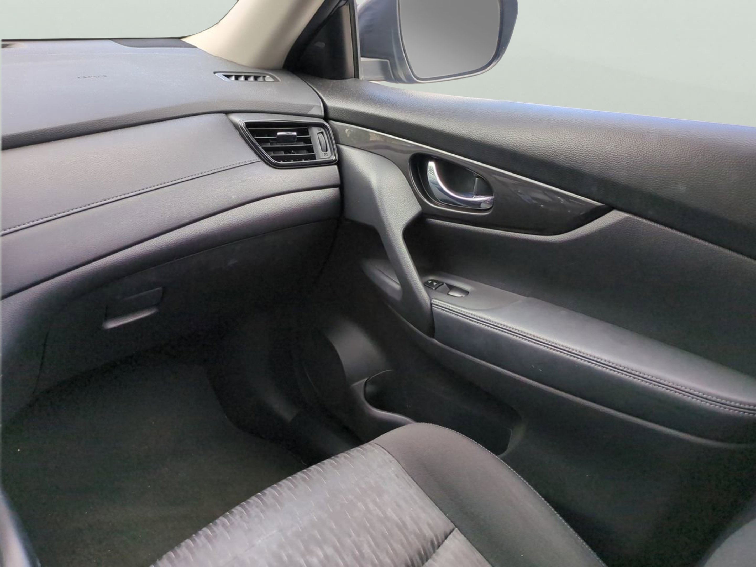 Used 2020 Caspian Blue Metallic Nissan SV image 19