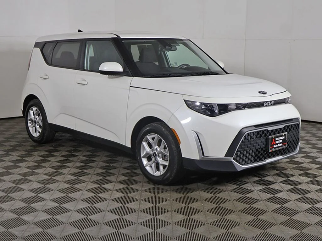 Used 2023 Kia Soul LX with VIN KNDJ23AU4P7887900 for sale in Parma, OH