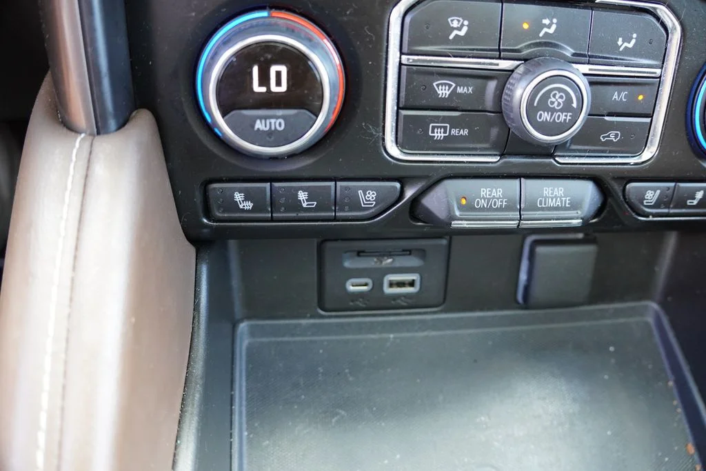 Used 2021 Empire Beige Metallic Chevrolet High Country image 9