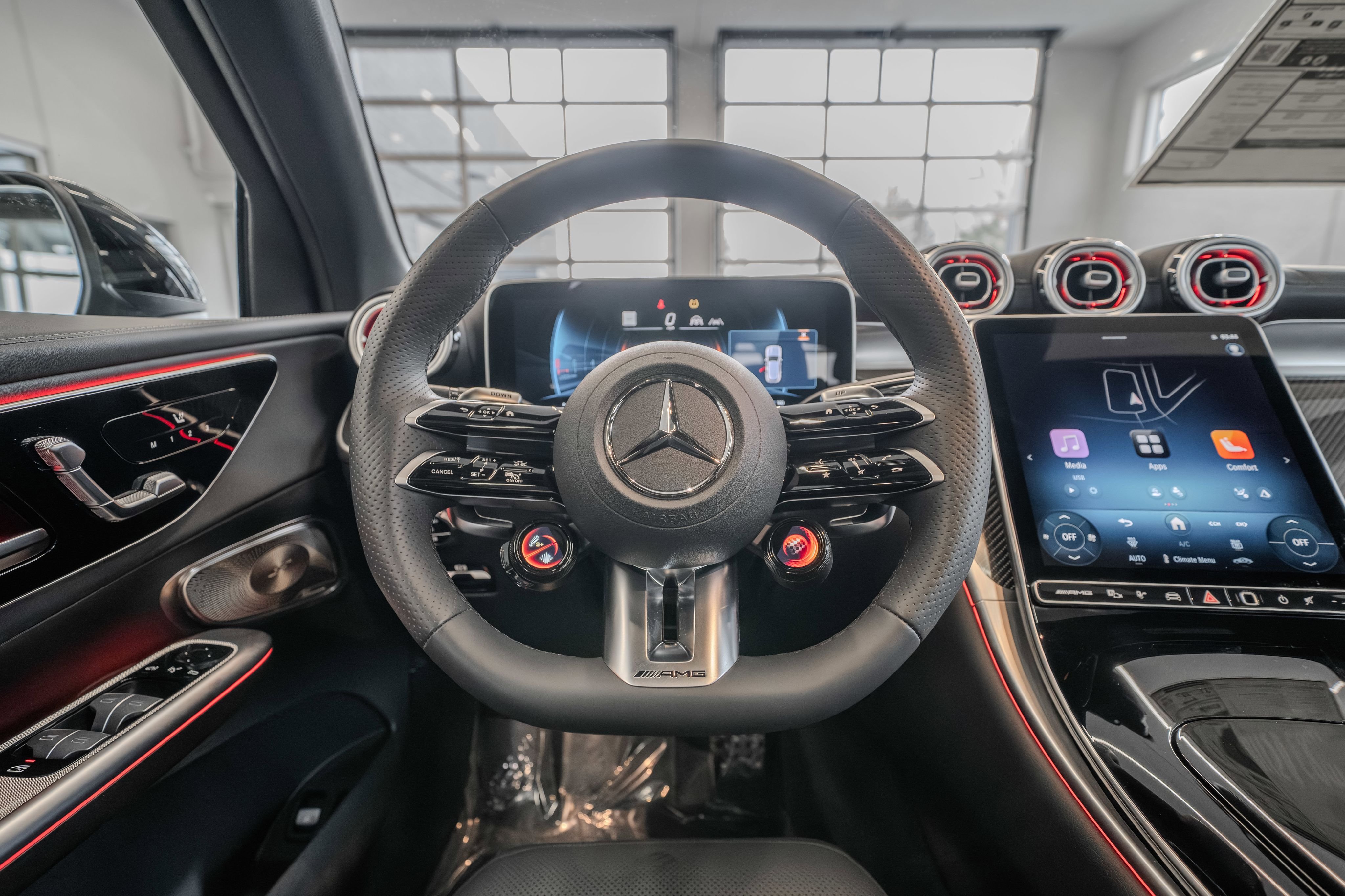 2025 Mercedes-Benz GLC AMG GLC63 S - Photo 9