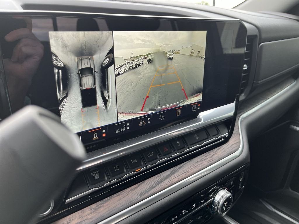 Used 2025 Silver GMC SLT image 17