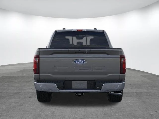 New 2026 Carbonized Gray Metallic Ford XLT image 5